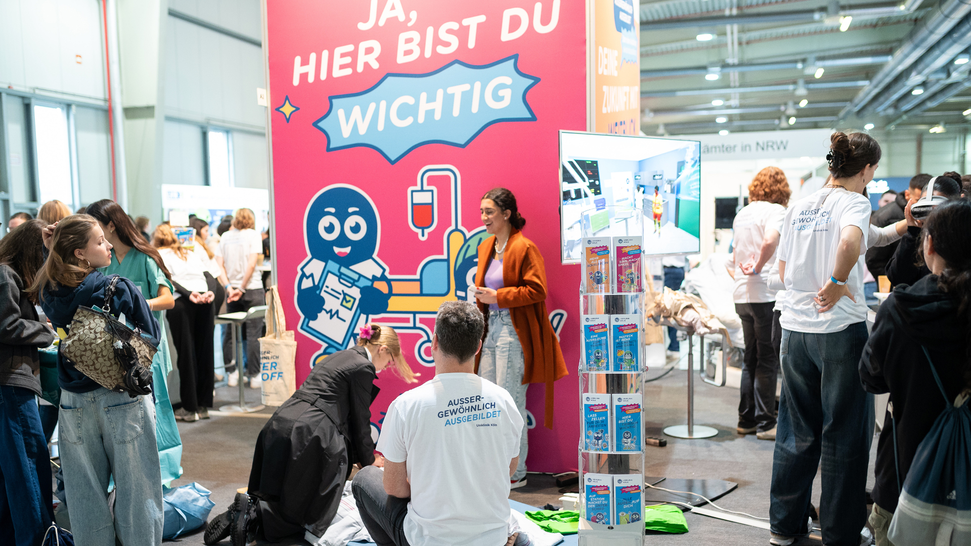 UKK_wirDesign_EmployerBranding_Messe02_1440 ×810.jpg